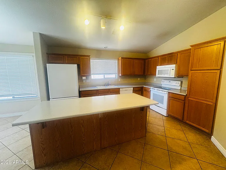 2927 E Mead Dr — Photo 7
