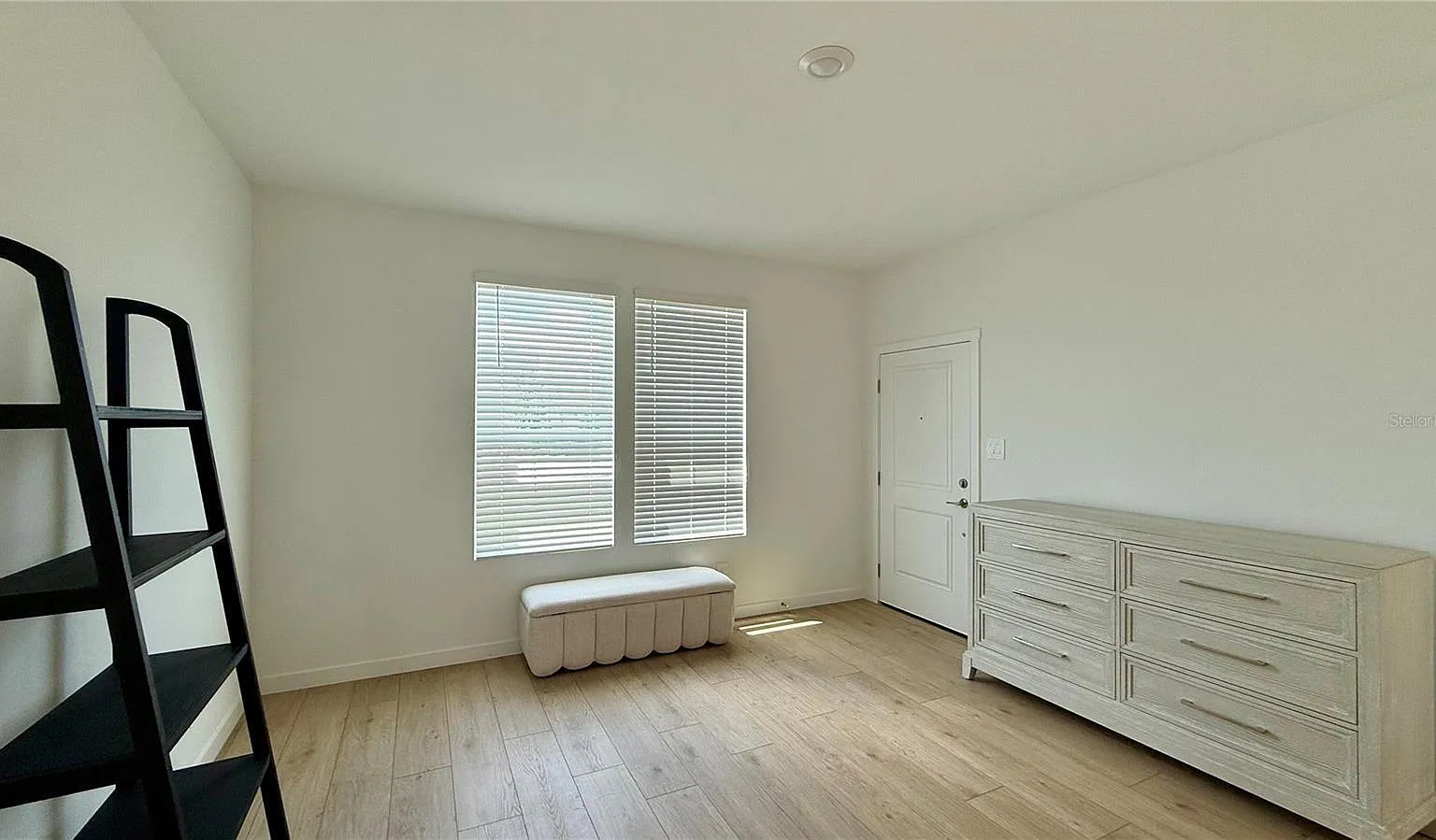 1 bed, 1.0 bath, 568 sqft, $1,200 — Photo 3