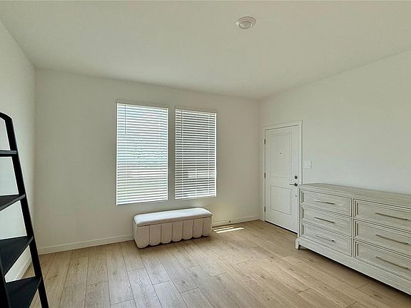 3rd image of 5515 Guava Ct #B
