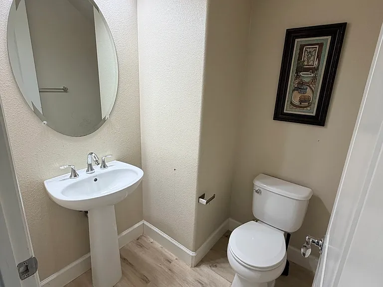1885 Worthington Cir — Photo 14