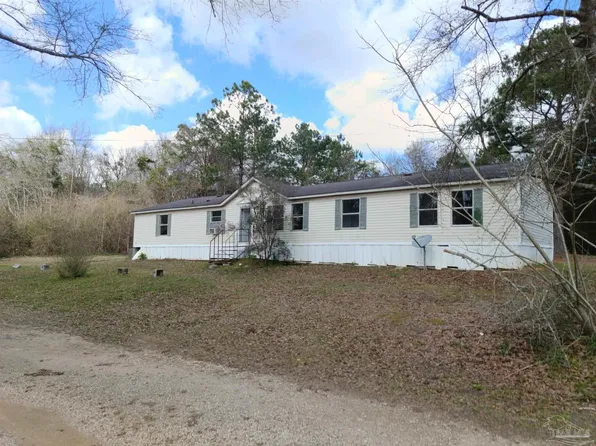 177 Juniper St, Walnut Hill, FL 32568