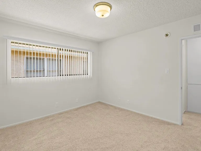 1226 McClellan Dr #12 — Photo 22