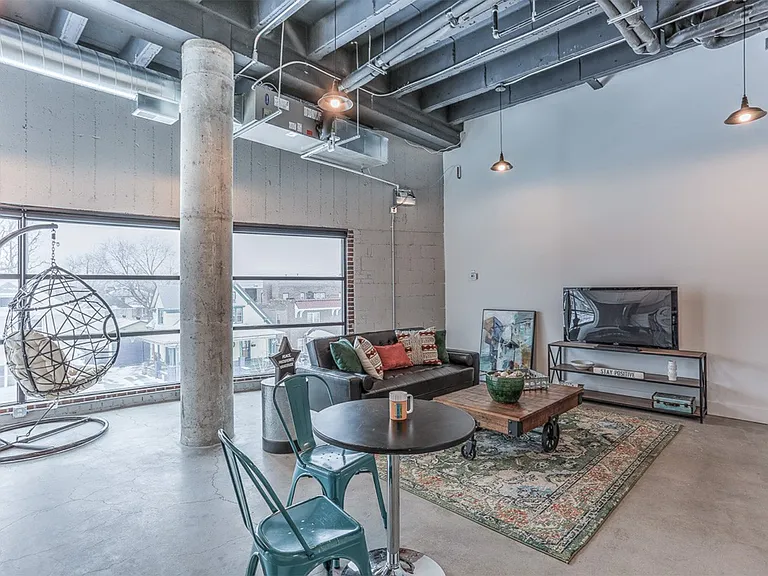 Dahlman Flats — Photo 13