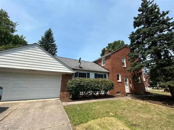 4856 Edsal Dr, Lyndhurst, OH 44124