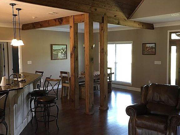 5th image of 135 Deerfield Dr