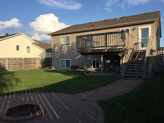 3rd image of 734 17th Ave W