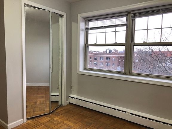 5th image of 36 Duncan Ave #67E