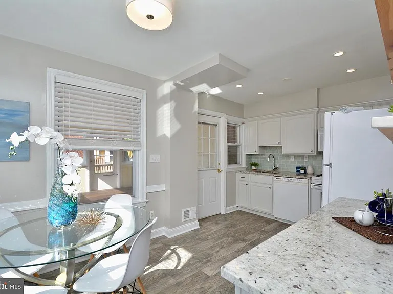 2602 S Troy St — Photo 9