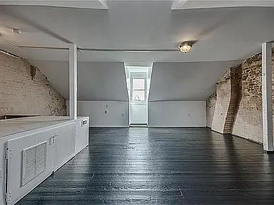 4th image of 1421 N Market St