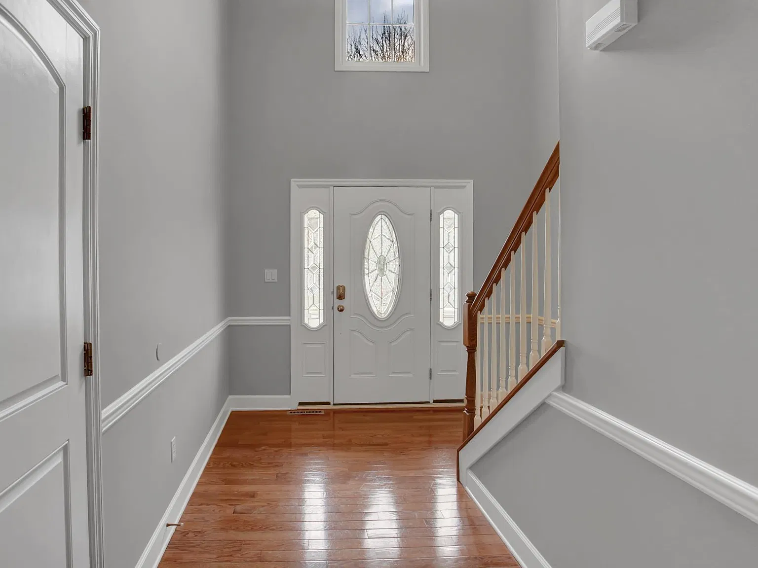 3 bed, 2.5 bath, 1840 sqft, $2,100 — Photo 3