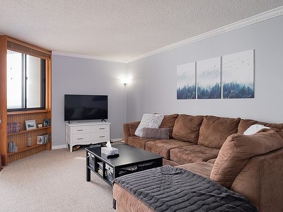 4th image of 363 Colborne St #905