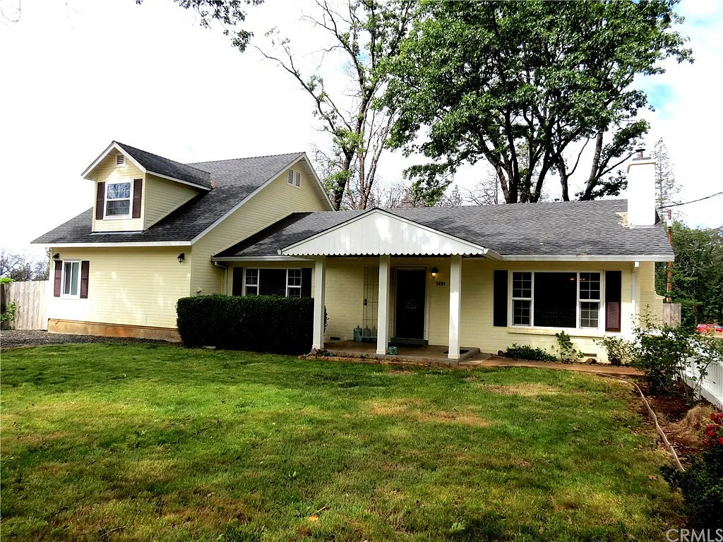 5691 Woodglen Dr photo 1