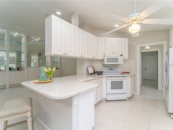3rd image of 8063 Camminare Dr