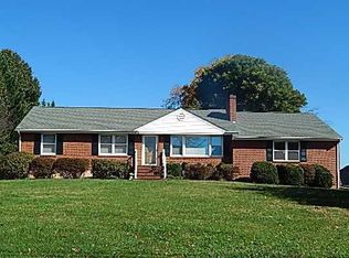 8405 Belle Haven Rd, Roanoke, VA 24019