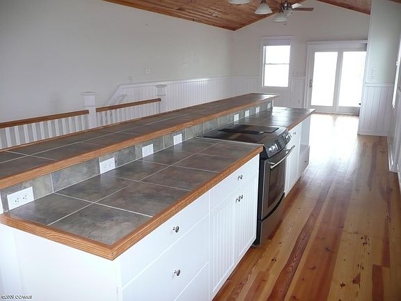 4th image of 205A OCEAN Boulevard