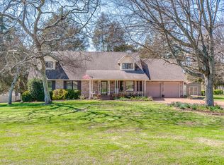 215 Valleyview Dr, Franklin, TN 37064