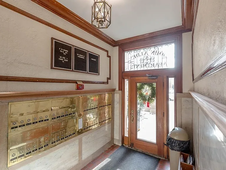 285 Harvard St #110 — Photo 3