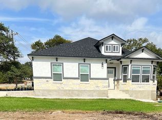 101 Robert Ashford, Blanco, TX 78606