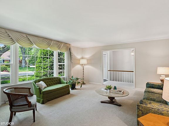 2nd image of 2105 Larkdale Dr