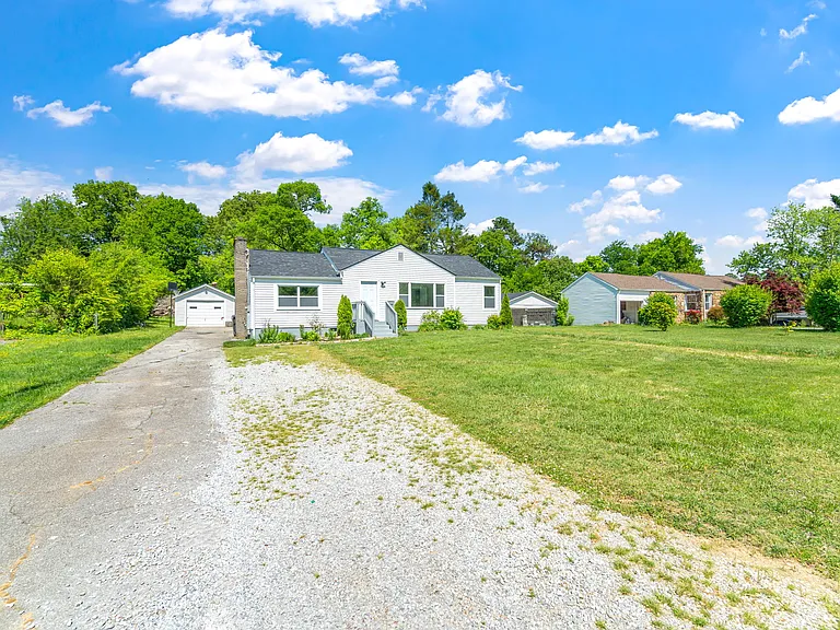 5700 Ridgefield Rd — Photo 3