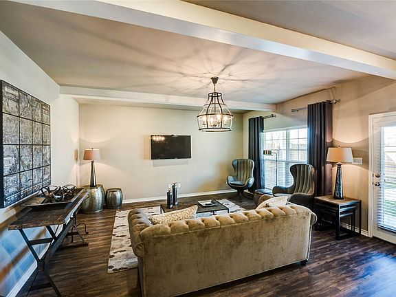 4th image of 401 Kate Ln