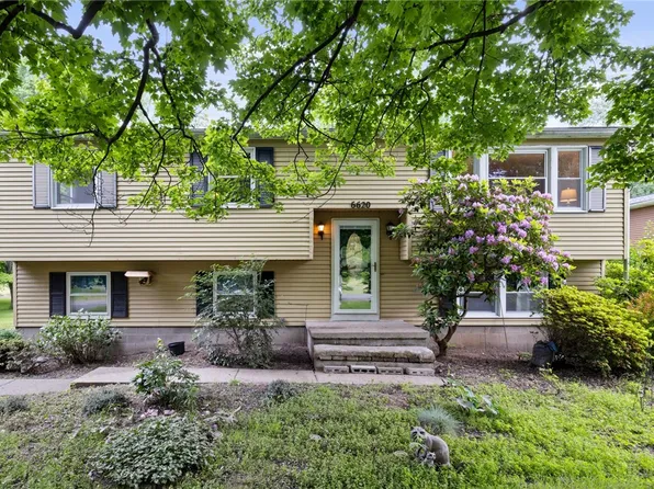 6620 Lakeside Rd, Ontario, NY 14519