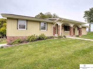6505 Winslow Pl, Omaha, NE 68137