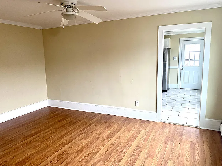 19 Center Streetsingle Family — Photo 21