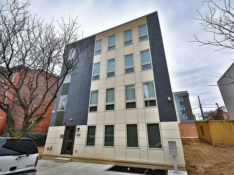 1322 N Franklin St #1 — Photo 2