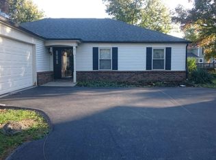 421 S Sunblest Blvd, Fishers, IN 46038
