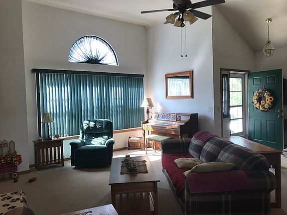 3rd image of 506 Willow Glen Dr
