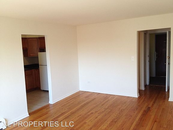3rd image of 1024 W Catalpa Ave APT 510