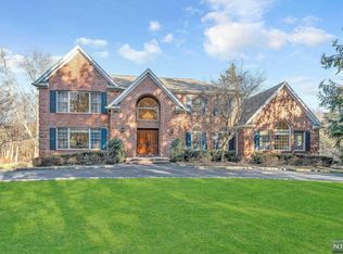 929 High Mountain Rd, Franklin Lakes, NJ 07417