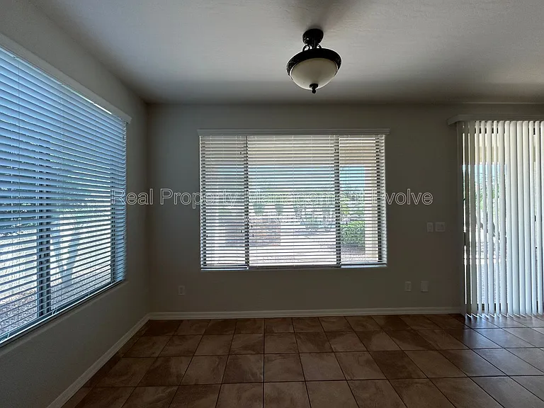 9707 S 45th Ave — Photo 19
