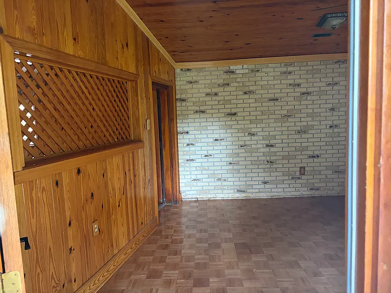 209 Bayshore Dr — Photo 10