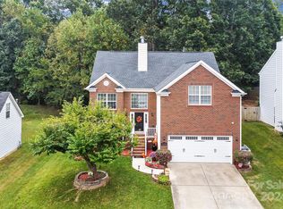 8220 Chatham Oaks Dr, Concord, NC 28027