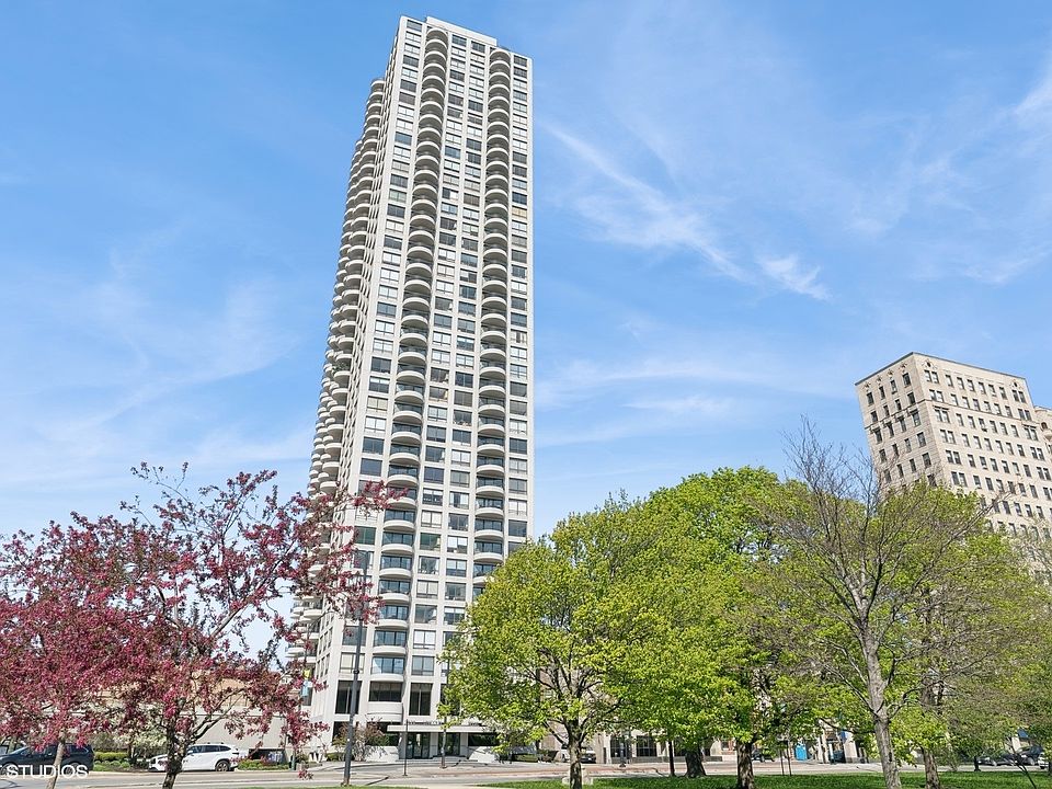 1st image of 2020 N Lincoln Park W APT 20M
