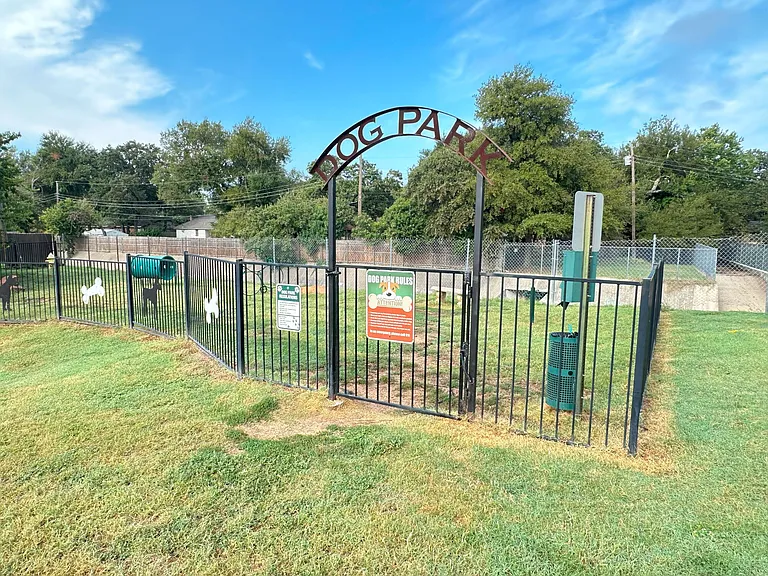 The Courts Of Bedford — Photo 12