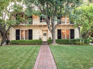 385 S Parkwood Ave, Pasadena, CA 91107