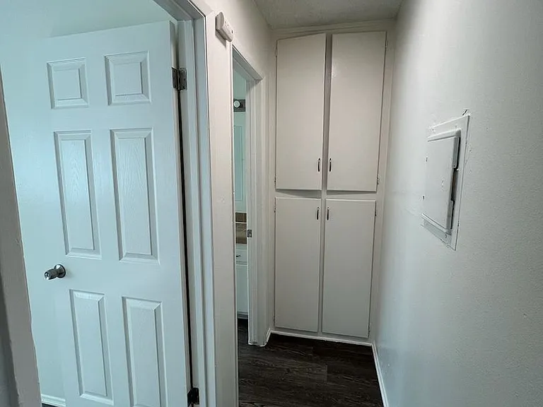 508 S Victoria Ave — Photo 11