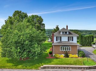1056 E Main St, Hegins, PA 17938