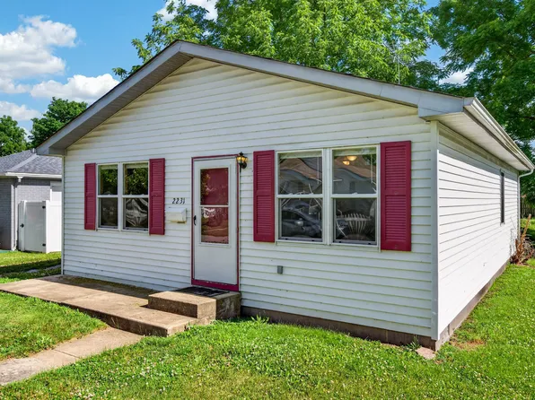 2231 Mapleton Ct, Columbus, IN 47201