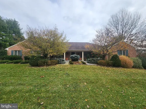 1165 Wyndsong Dr, York, PA 17403