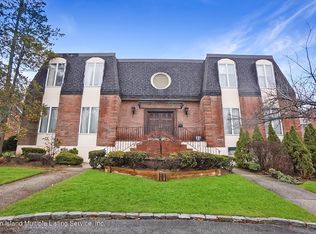205 Four Corners Rd, Staten Island, NY 10304