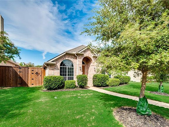 3rd image of 13875 Valley Mills Dr