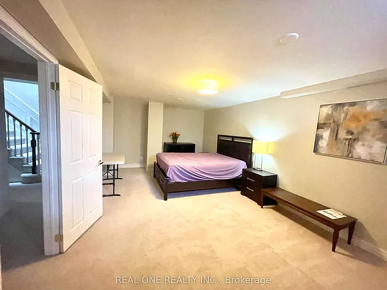 207 Kennedy St W — Photo 11