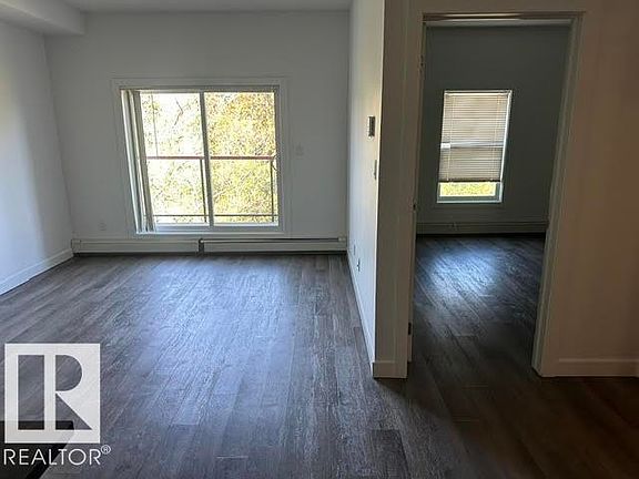 3rd image of 10611 117th St NW #402