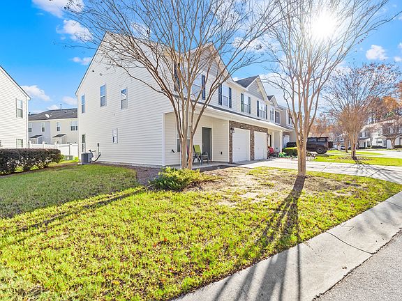2nd image of 14024 Singleleaf Ln