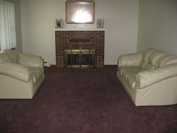 WHAT A AWESOME LIVING ROOM