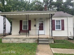 18557 Kenosha St, Harper Woods, MI 48225